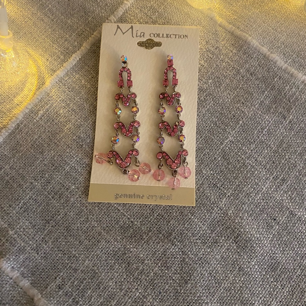Beautiful dangling Mia collection earrings